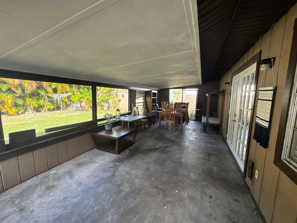 For Sale: $295,000 (3 beds, 2 baths, 1558 Square Feet)