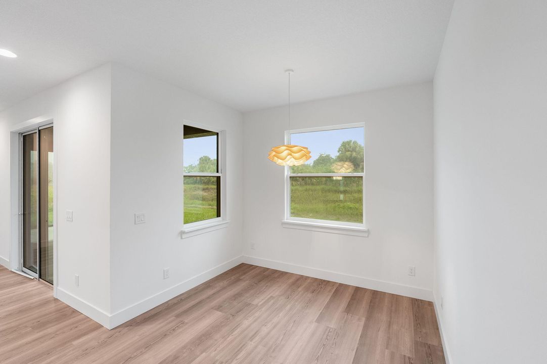 出租: $2,700 (4 贝兹, 2 浴室, 1954 平方英尺)