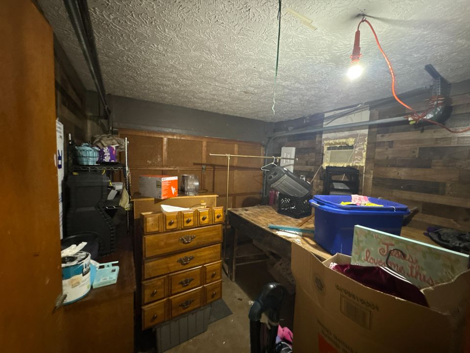 For Sale: $295,000 (3 beds, 2 baths, 1558 Square Feet)