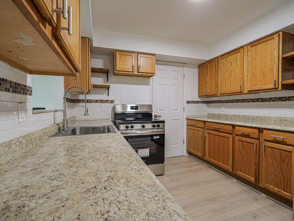 For Sale: $279,900 (3 beds, 2 baths, 1636 Square Feet)