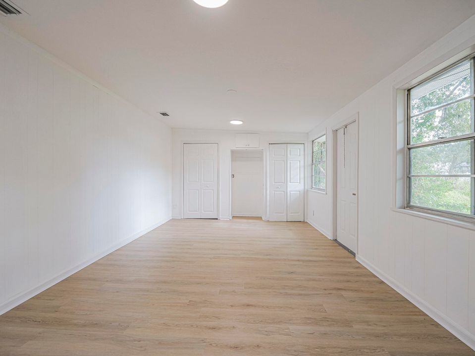 For Sale: $279,900 (3 beds, 2 baths, 1636 Square Feet)