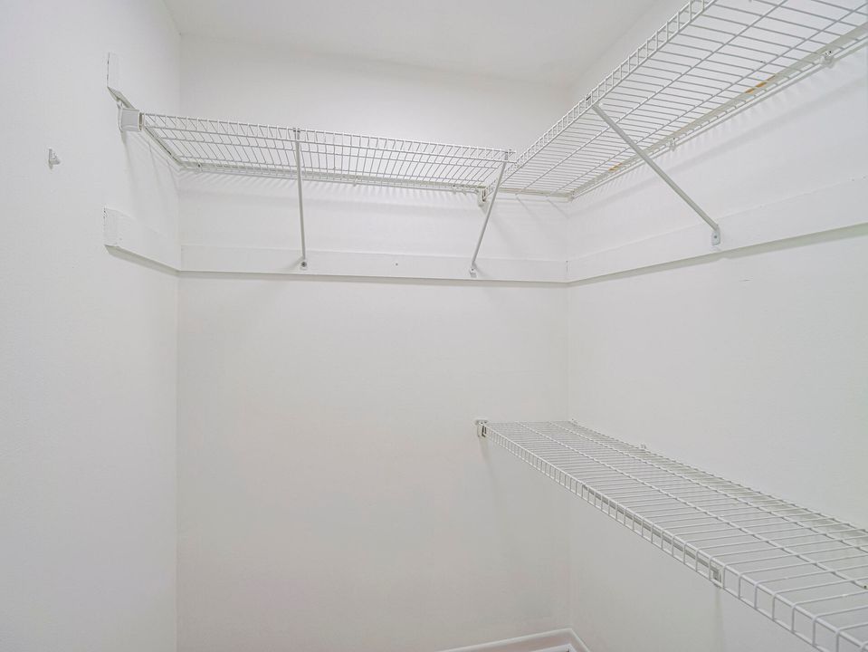 For Sale: $279,900 (3 beds, 2 baths, 1636 Square Feet)