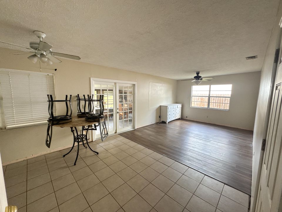 For Sale: $295,000 (3 beds, 2 baths, 1558 Square Feet)