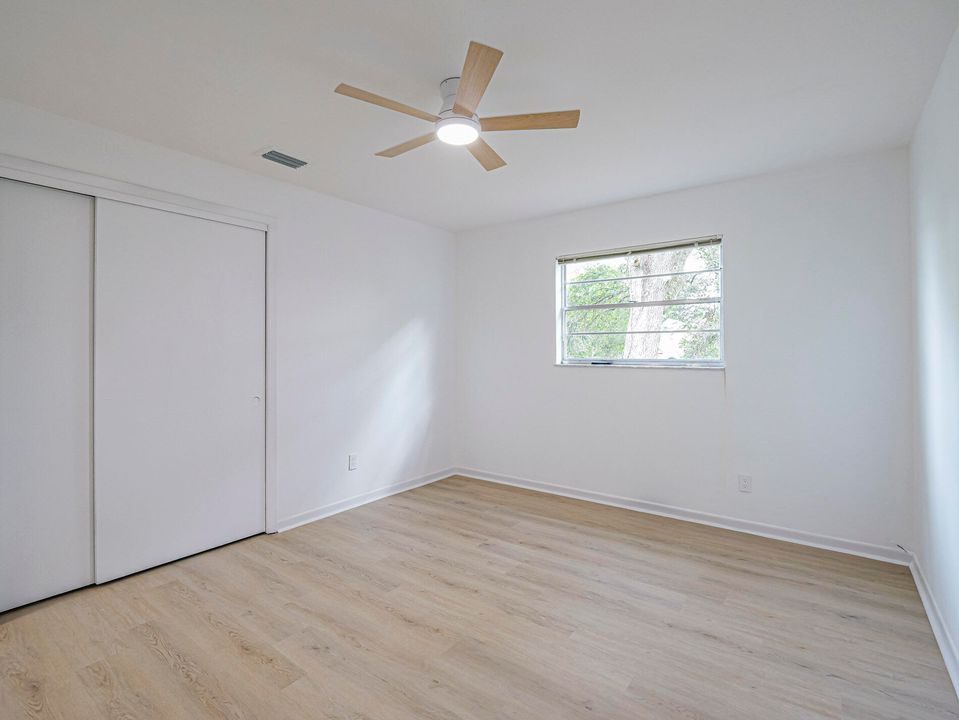 For Sale: $279,900 (3 beds, 2 baths, 1636 Square Feet)