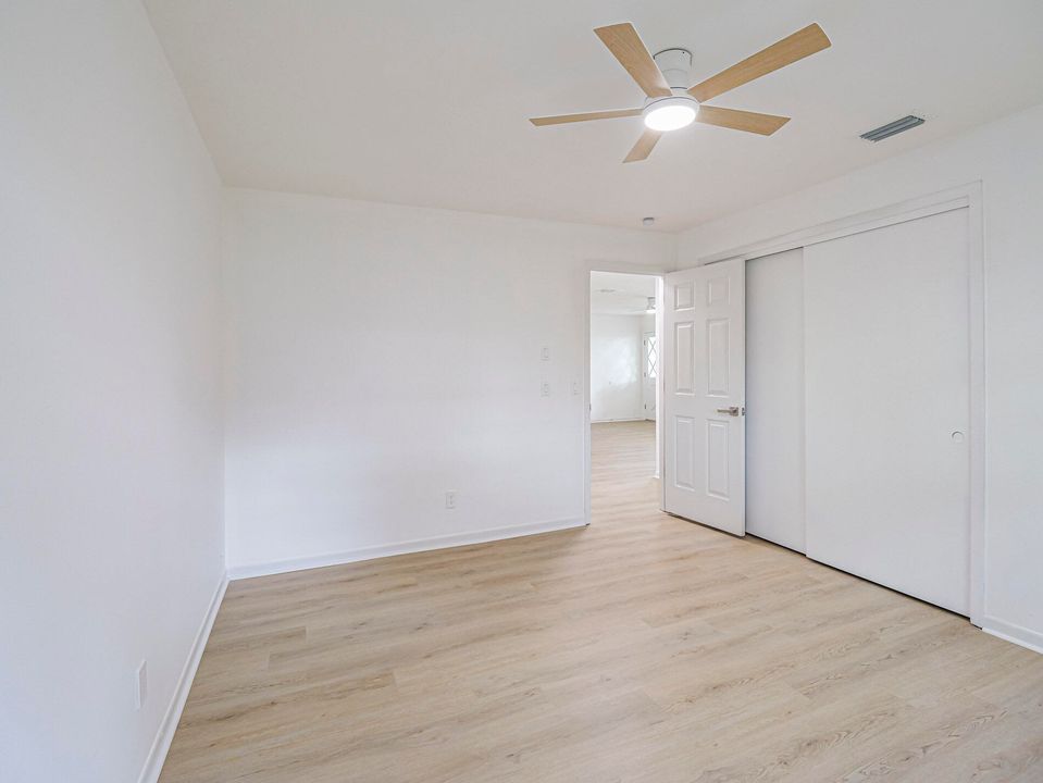 For Sale: $279,900 (3 beds, 2 baths, 1636 Square Feet)