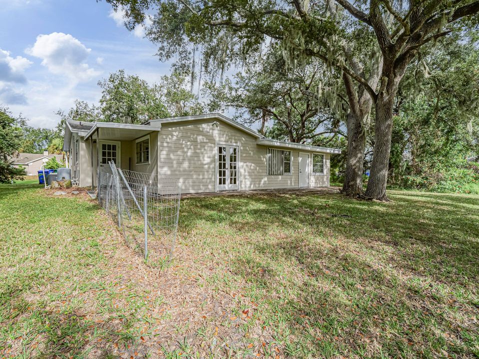 For Sale: $279,900 (3 beds, 2 baths, 1636 Square Feet)