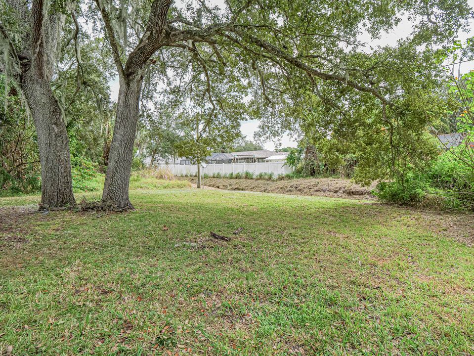 For Sale: $279,900 (3 beds, 2 baths, 1636 Square Feet)