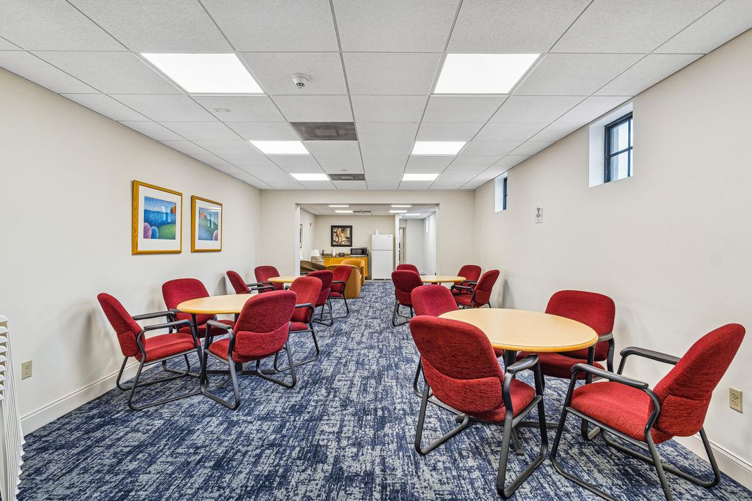 For Sale: $249,918 (0 beds, 1 baths, 674 Square Feet)