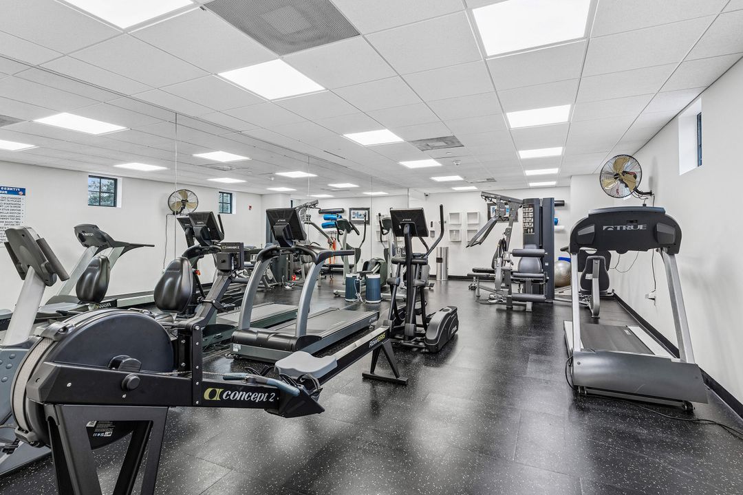 For Sale: $249,918 (0 beds, 1 baths, 674 Square Feet)