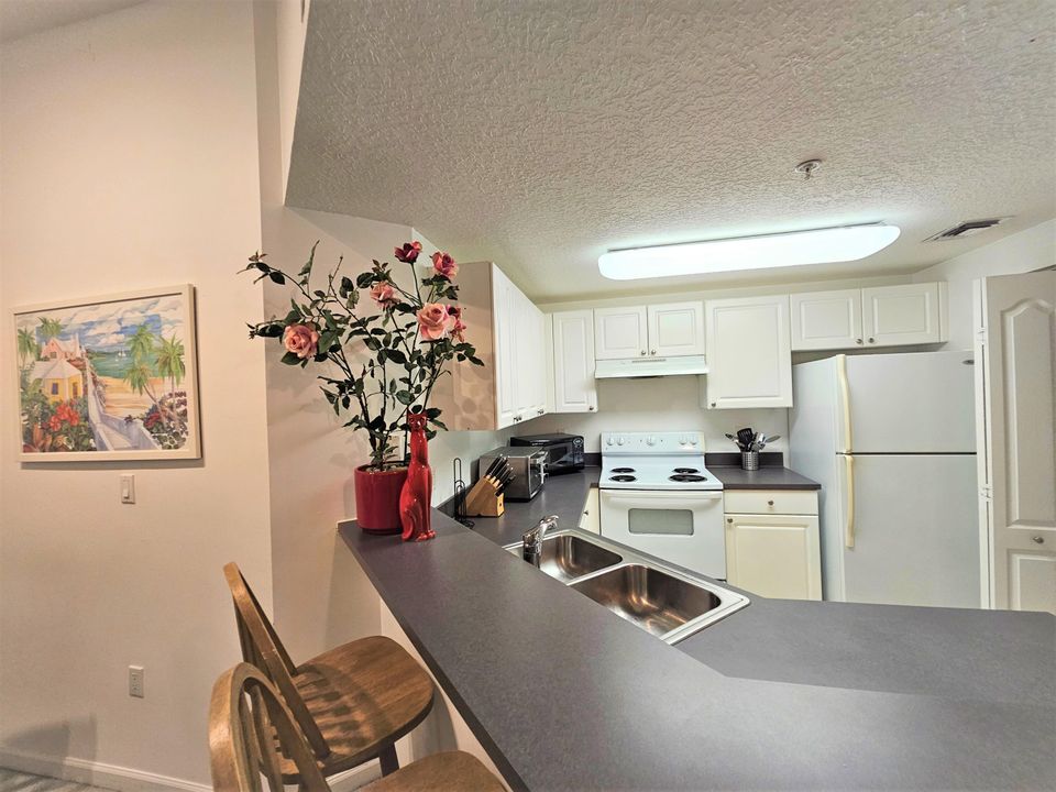 В аренду: $1,800 (2 спален, 2 ванн, 1070 Квадратных фут)