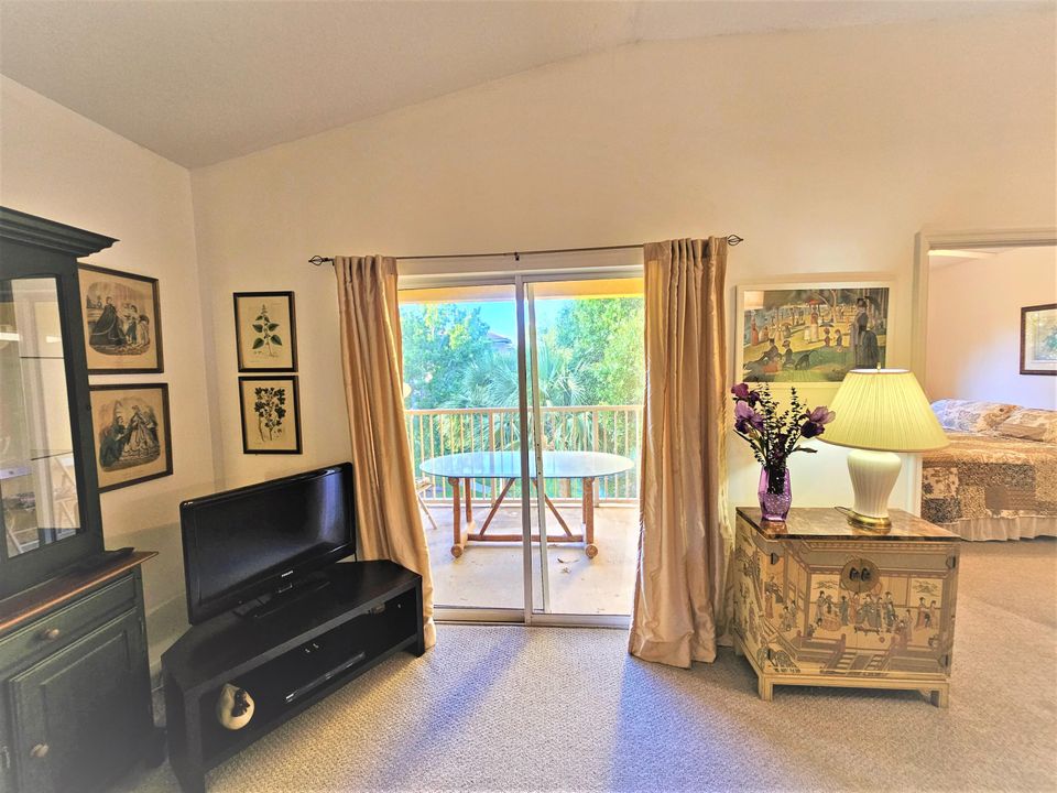 В аренду: $1,800 (2 спален, 2 ванн, 1070 Квадратных фут)