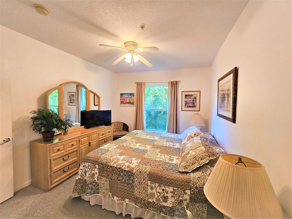 В аренду: $1,800 (2 спален, 2 ванн, 1070 Квадратных фут)