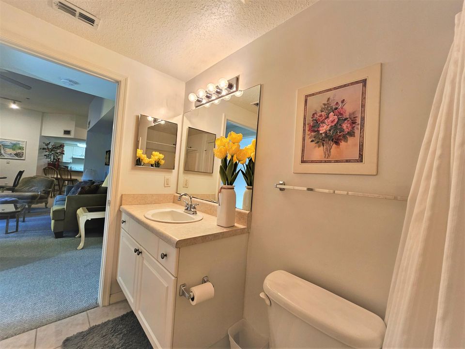 В аренду: $1,800 (2 спален, 2 ванн, 1070 Квадратных фут)