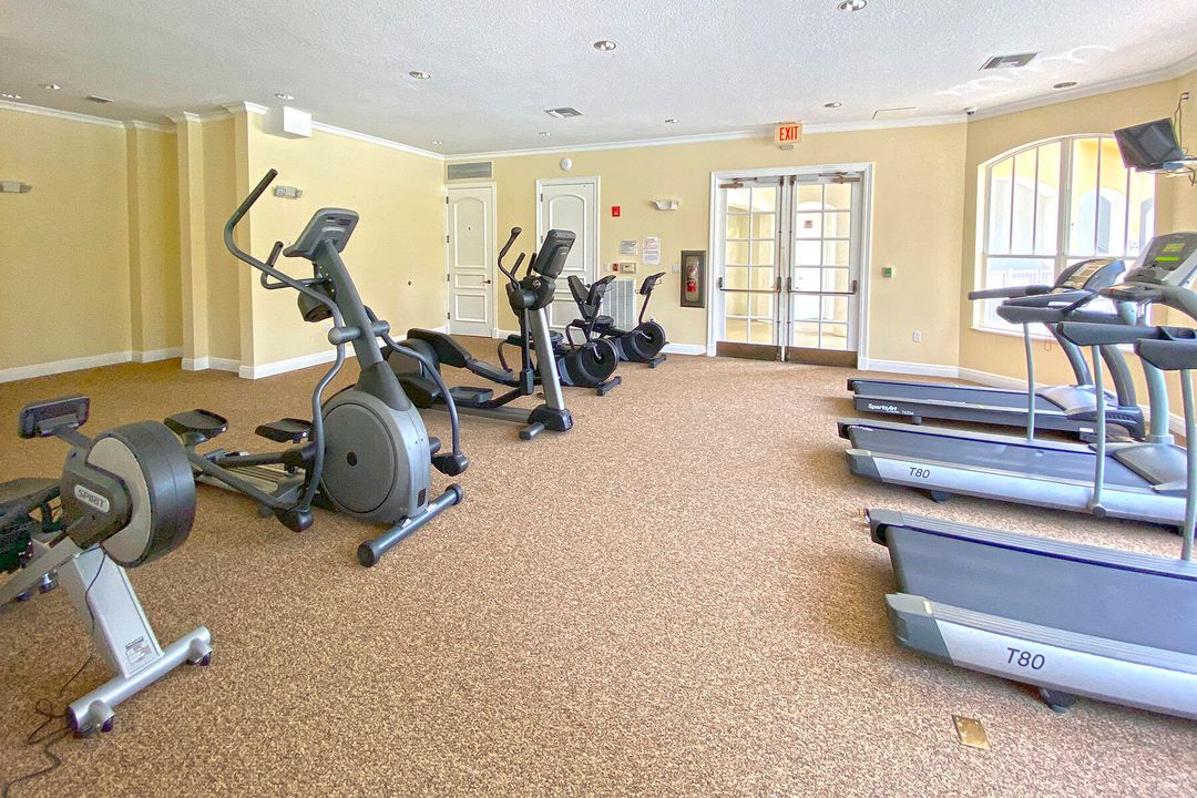 В аренду: $1,800 (2 спален, 2 ванн, 1070 Квадратных фут)