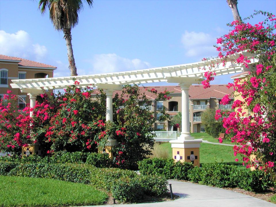 В аренду: $1,800 (2 спален, 2 ванн, 1070 Квадратных фут)