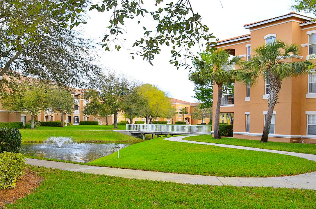 В аренду: $1,800 (2 спален, 2 ванн, 1070 Квадратных фут)