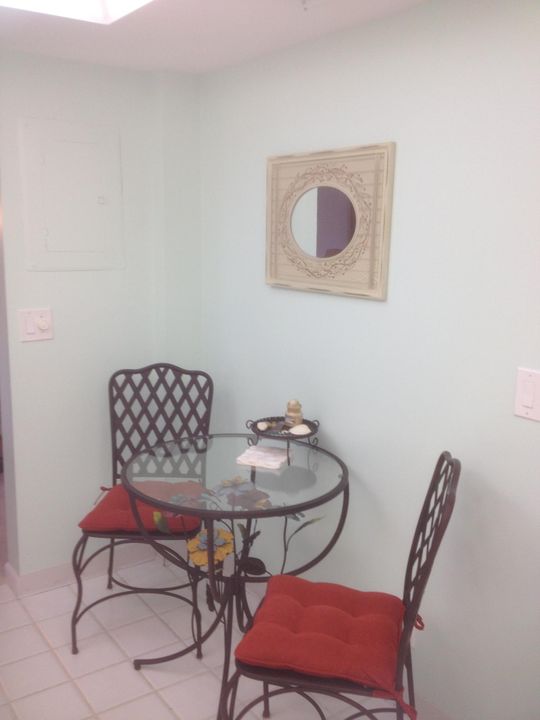 For Rent: $4,000 (2 beds, 2 baths, 1102 Square Feet)