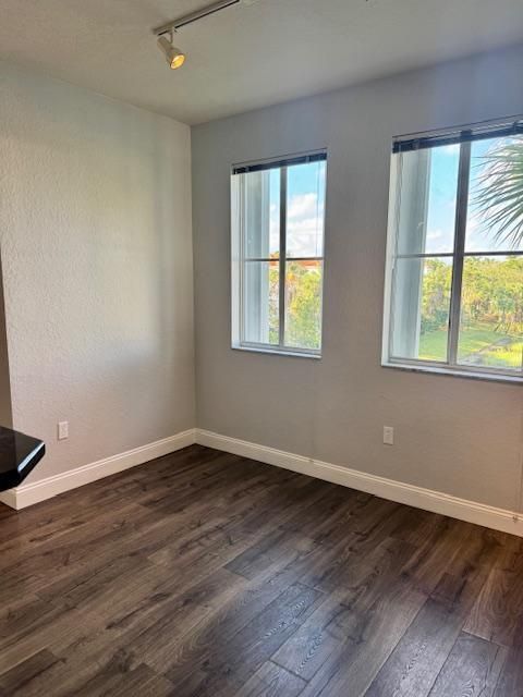 For Rent: $2,775 (2 beds, 2 baths, 1403 Square Feet)