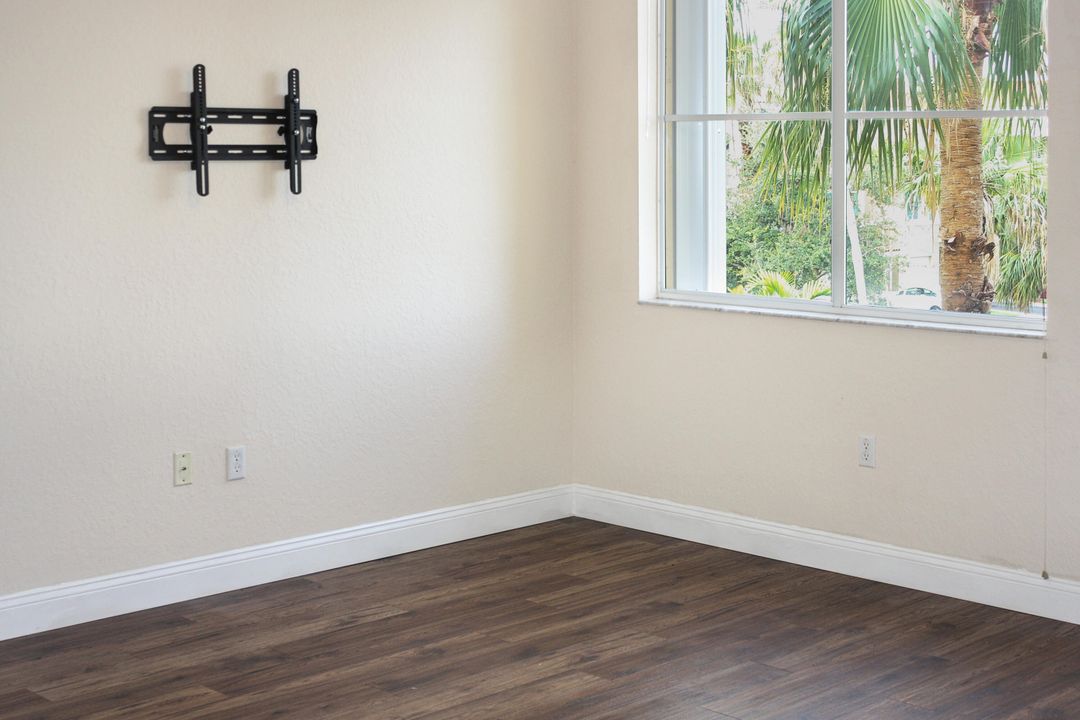 For Rent: $2,775 (2 beds, 2 baths, 1403 Square Feet)