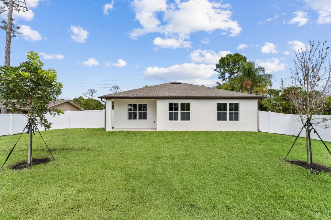 Active With Contract: $339,995 (4 beds, 2 baths, 1820 Square Feet)