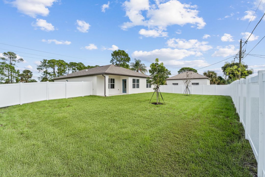 Active With Contract: $339,995 (4 beds, 2 baths, 1820 Square Feet)