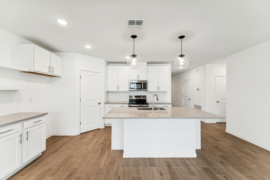 Active With Contract: $339,995 (4 beds, 2 baths, 1820 Square Feet)