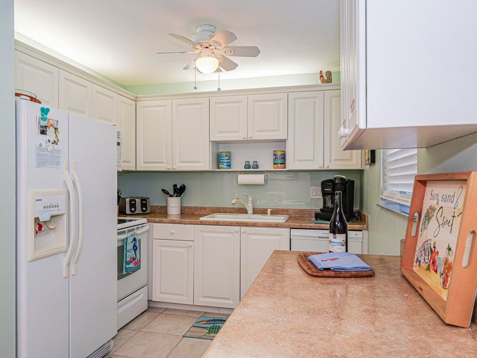 В аренду: $3,300 (2 спален, 2 ванн, 1200 Квадратных фут)