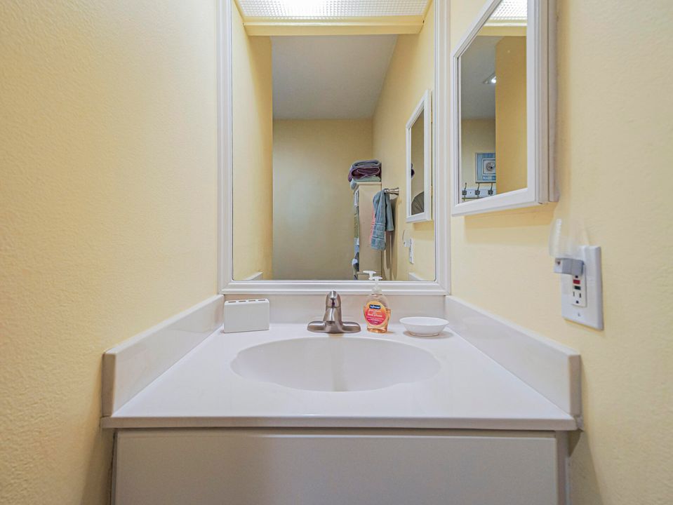 В аренду: $3,300 (2 спален, 2 ванн, 1200 Квадратных фут)