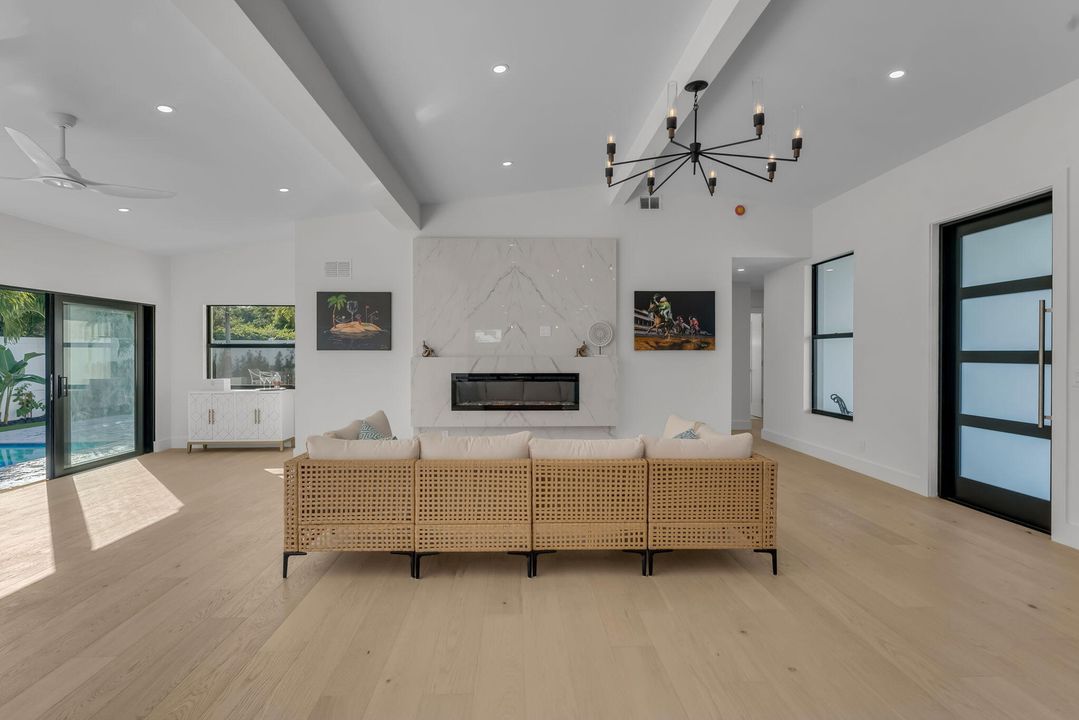 En Venta: $1,599,000 (2 camas, 2 baños, 1608 Pies cuadrados)