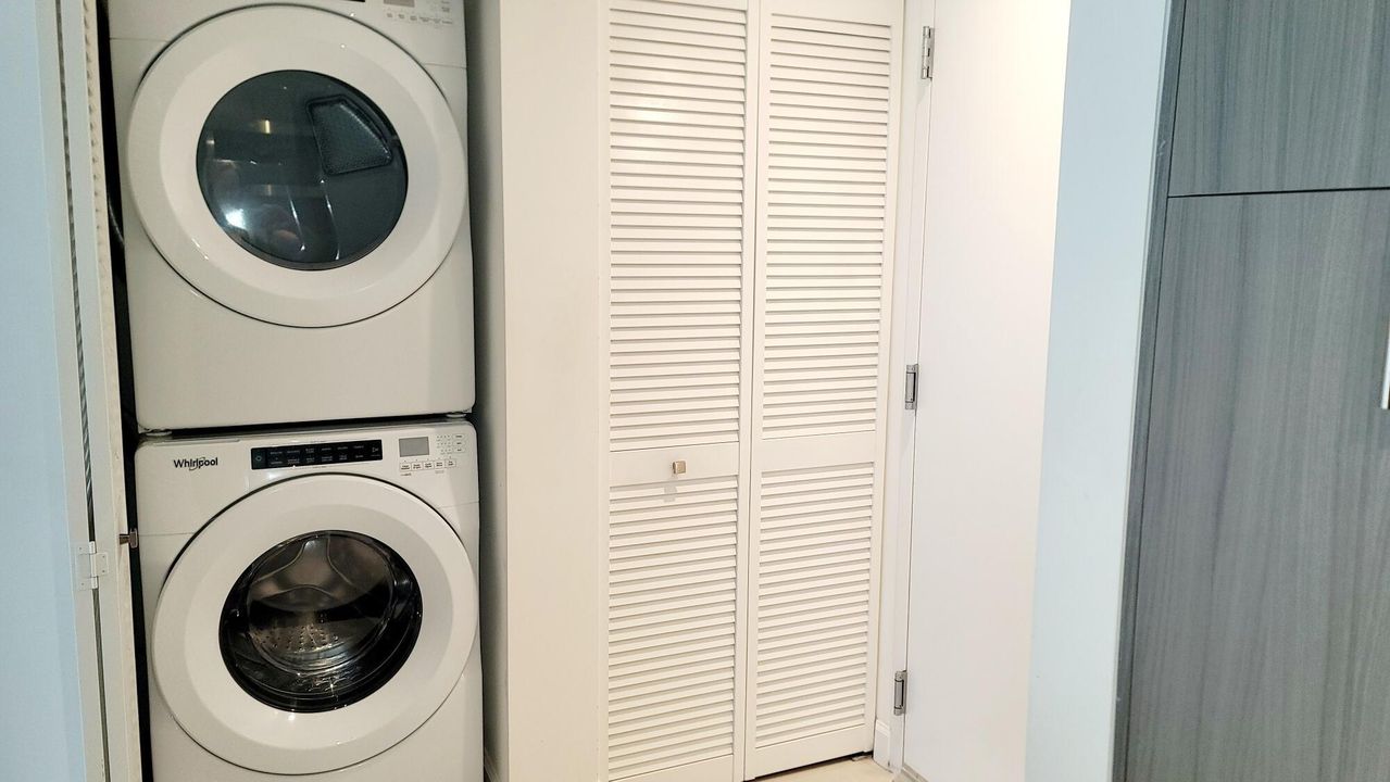 For Rent: $3,500 (1 beds, 1 baths, 777 Square Feet)