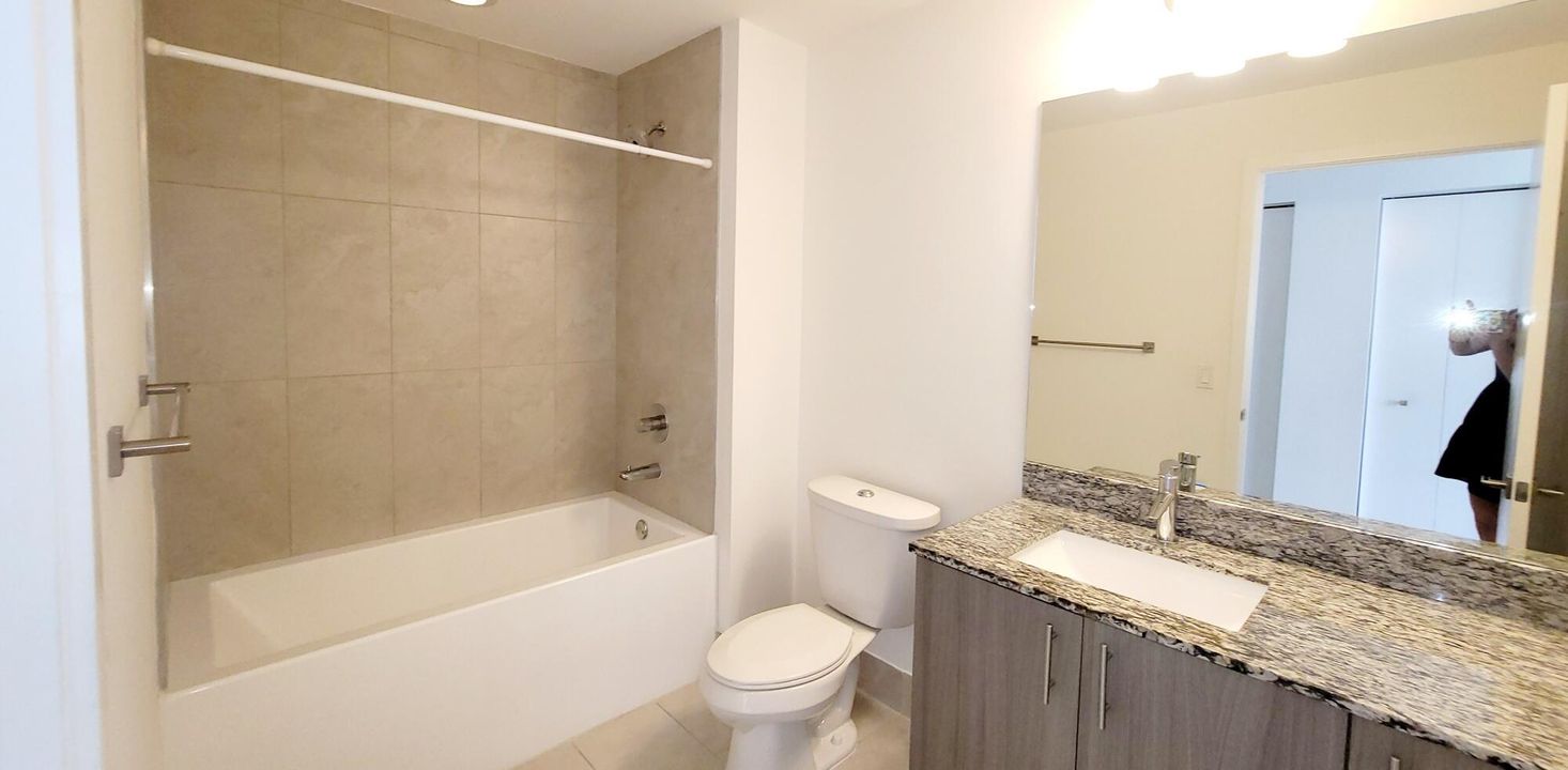 For Rent: $3,500 (1 beds, 1 baths, 777 Square Feet)