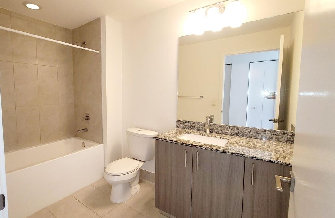 For Rent: $3,500 (1 beds, 1 baths, 777 Square Feet)