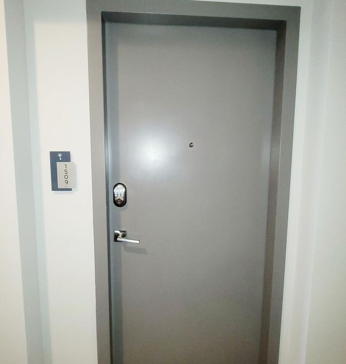 For Rent: $3,500 (1 beds, 1 baths, 777 Square Feet)