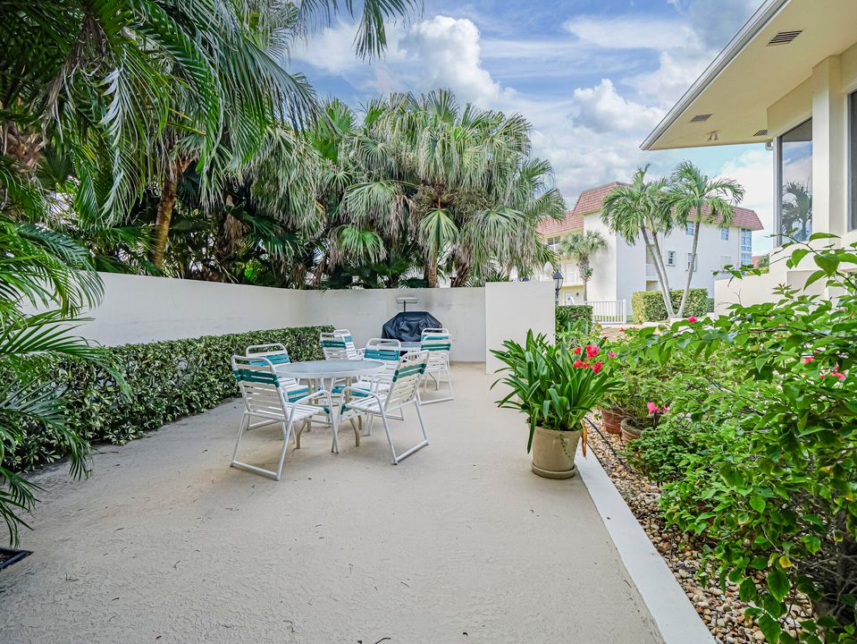 В аренду: $3,300 (2 спален, 2 ванн, 1200 Квадратных фут)