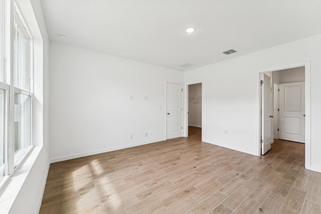 Active With Contract: $339,995 (4 beds, 2 baths, 1820 Square Feet)