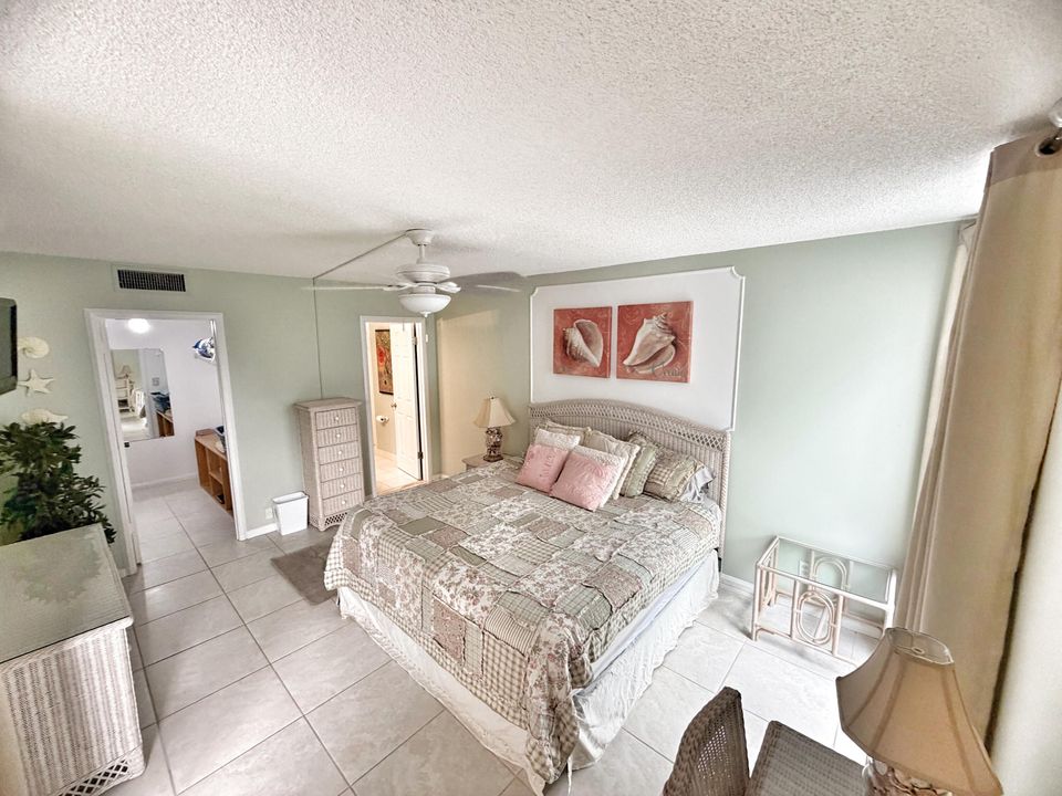 For Rent: $4,000 (2 beds, 2 baths, 1102 Square Feet)