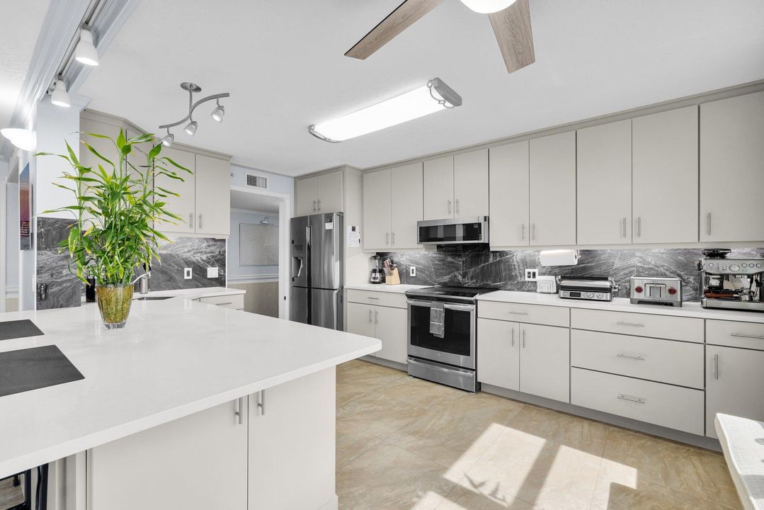 В аренду: $5,600 (3 спален, 2 ванн, 1606 Квадратных фут)