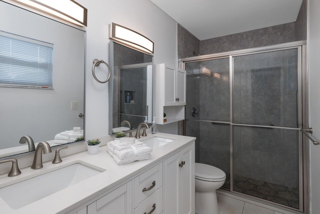 For Sale: $589,000 (2 beds, 2 baths, 1200 Square Feet)