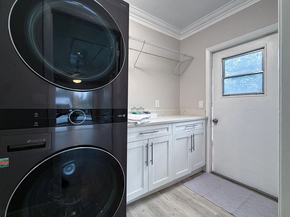 For Sale: $589,000 (2 beds, 2 baths, 1200 Square Feet)