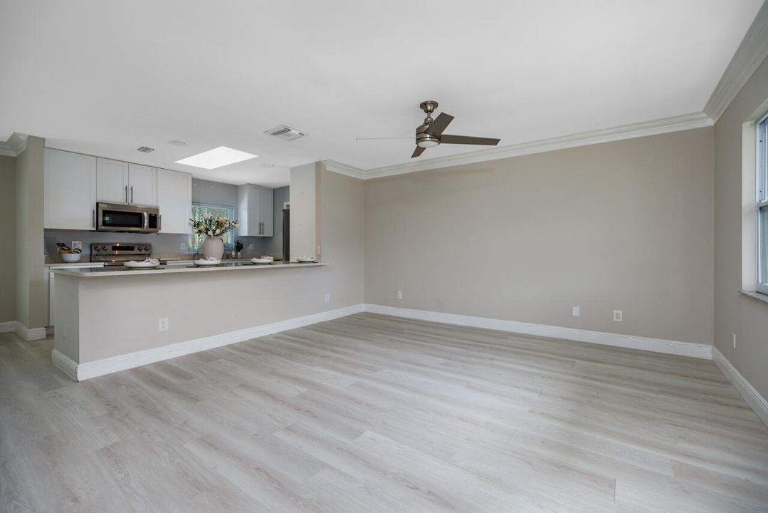 For Sale: $589,000 (2 beds, 2 baths, 1200 Square Feet)