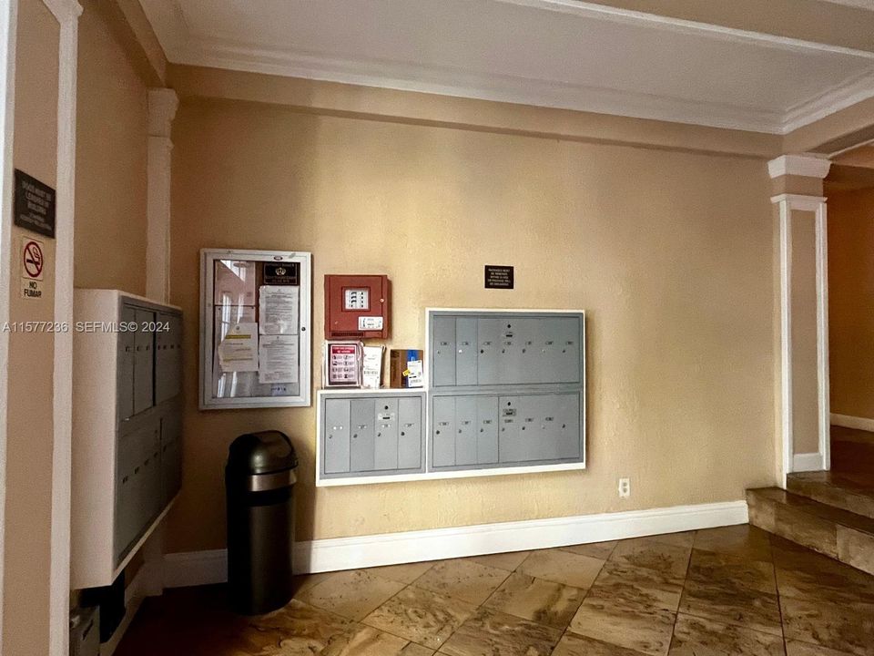 For Sale: $235,000 (1 beds, 1 baths, 520 Square Feet)