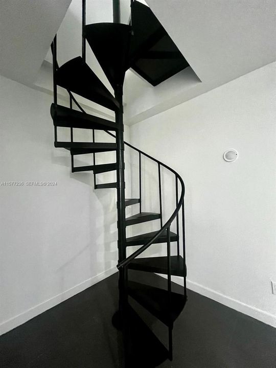 For Sale: $235,000 (1 beds, 1 baths, 520 Square Feet)