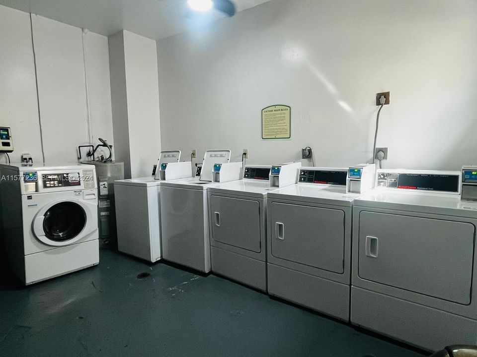 For Sale: $235,000 (1 beds, 1 baths, 520 Square Feet)