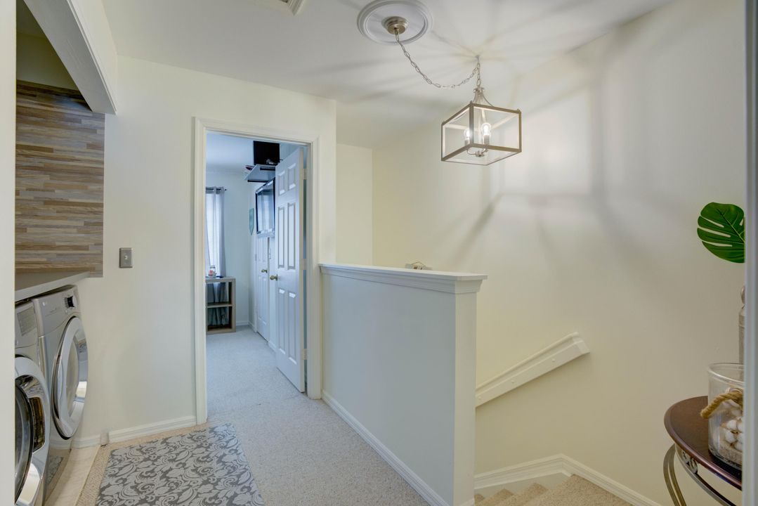 На продажу: $375,000 (2 спален, 2 ванн, 1233 Квадратных фут)