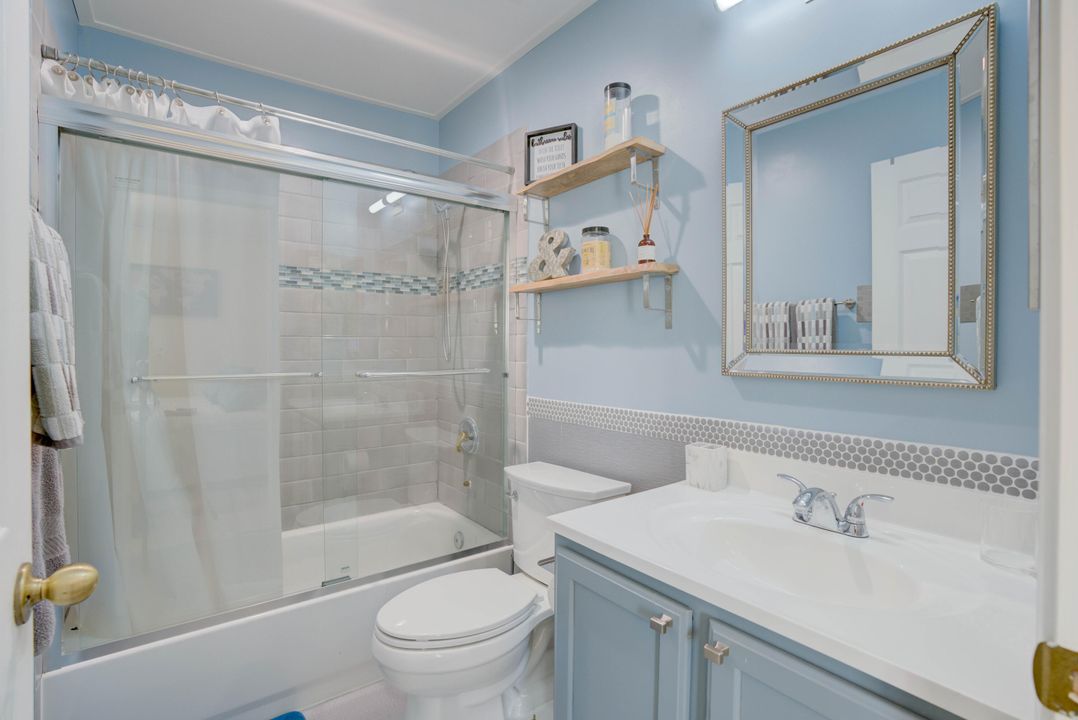 На продажу: $375,000 (2 спален, 2 ванн, 1233 Квадратных фут)