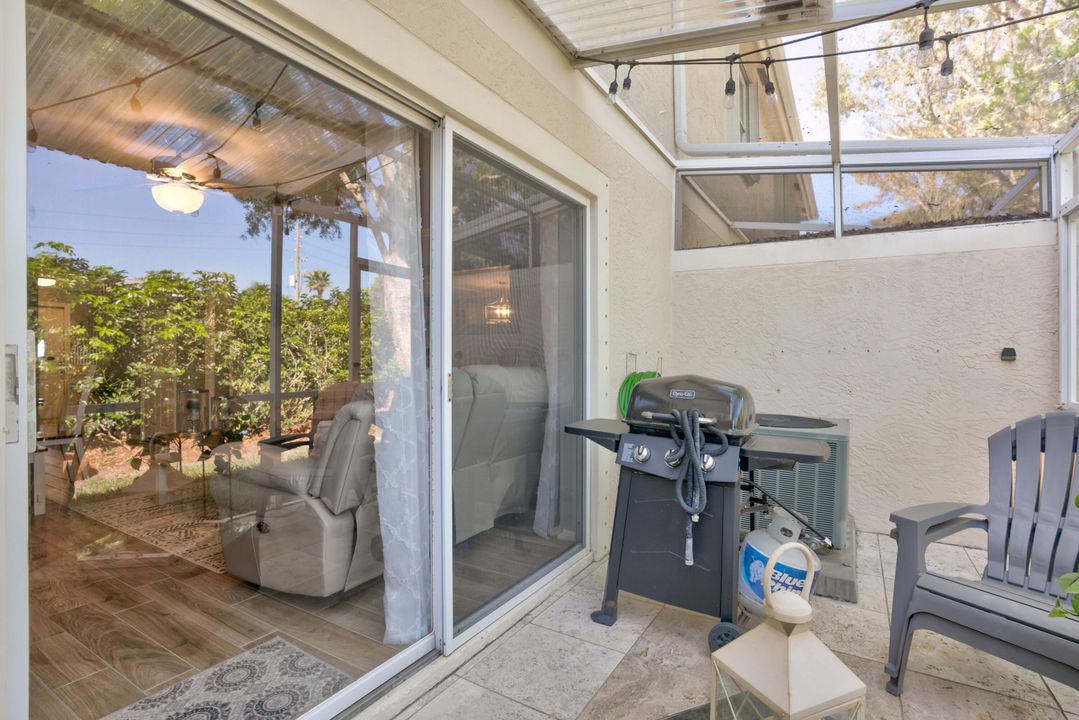 На продажу: $375,000 (2 спален, 2 ванн, 1233 Квадратных фут)