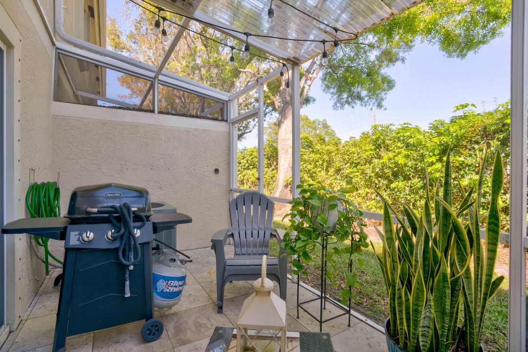 На продажу: $375,000 (2 спален, 2 ванн, 1233 Квадратных фут)