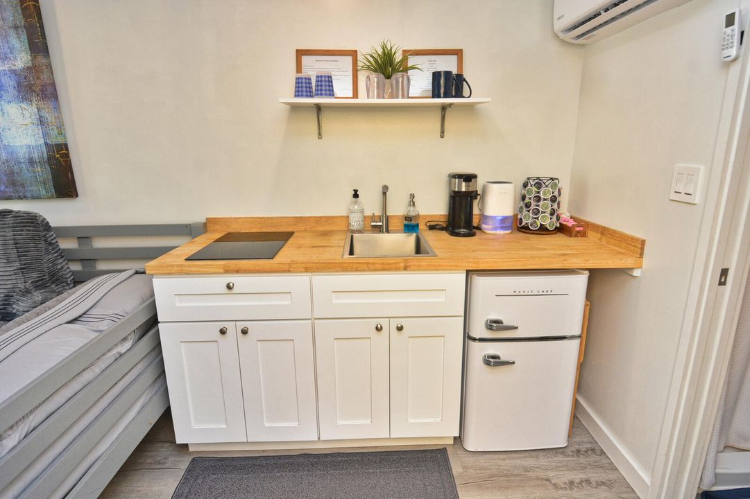 На продажу: $225,000 (1 спален, 1 ванн, 160 Квадратных фут)