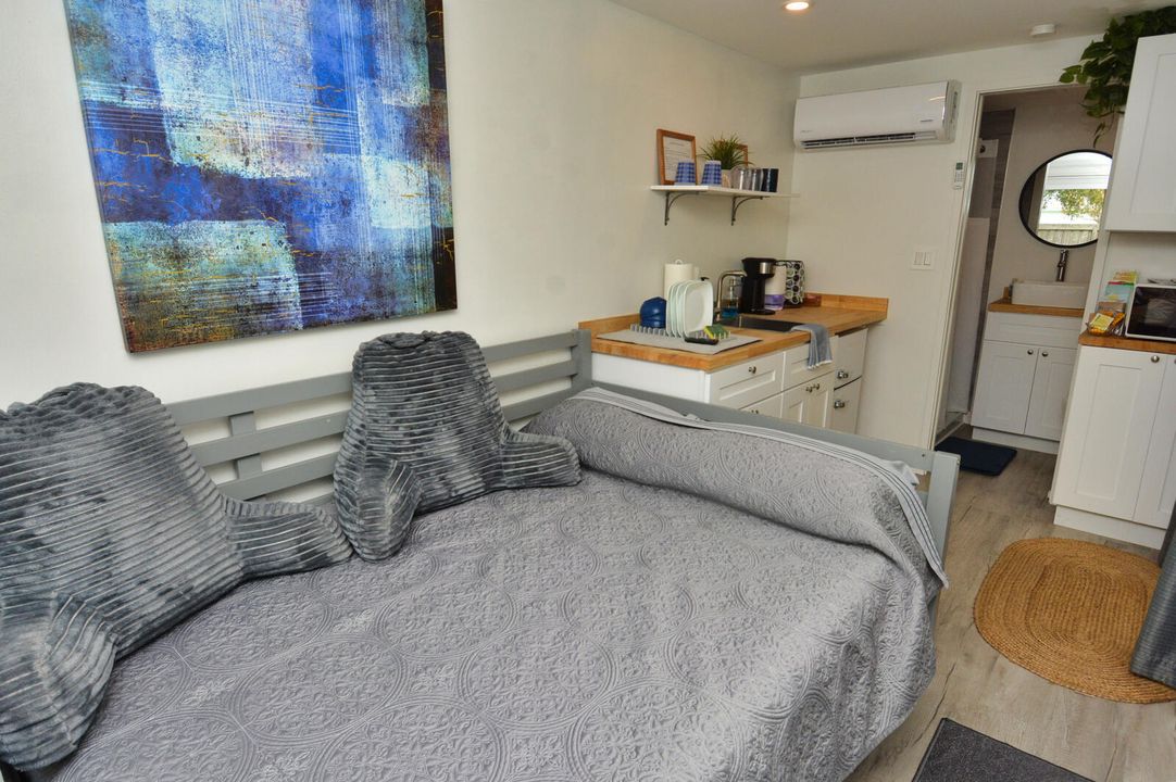 На продажу: $225,000 (1 спален, 1 ванн, 160 Квадратных фут)