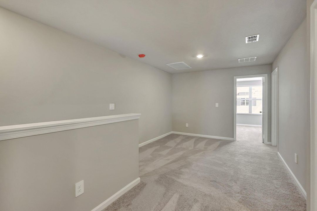 For Rent: $3,000 (3 beds, 2 baths, 1808 Square Feet)